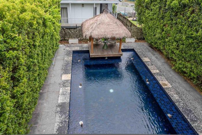 Boutique Balmoral Home with Private Pool