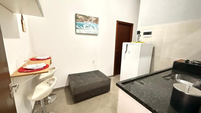 Apto bem localizado, novinho e com AR