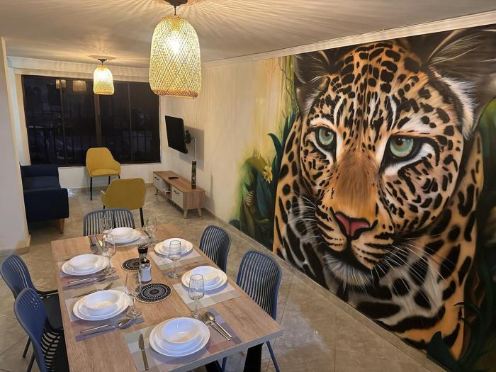 Central Medellín 3BR appartment awe-inspiring Jaguar Mural
