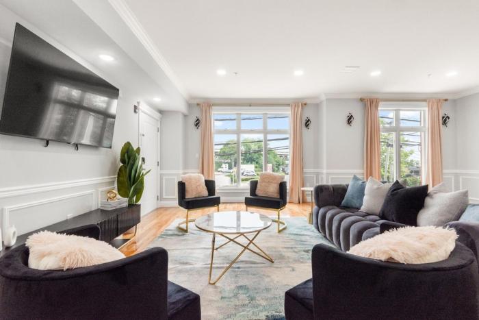 Luxury 4BR Home Near Manhattan