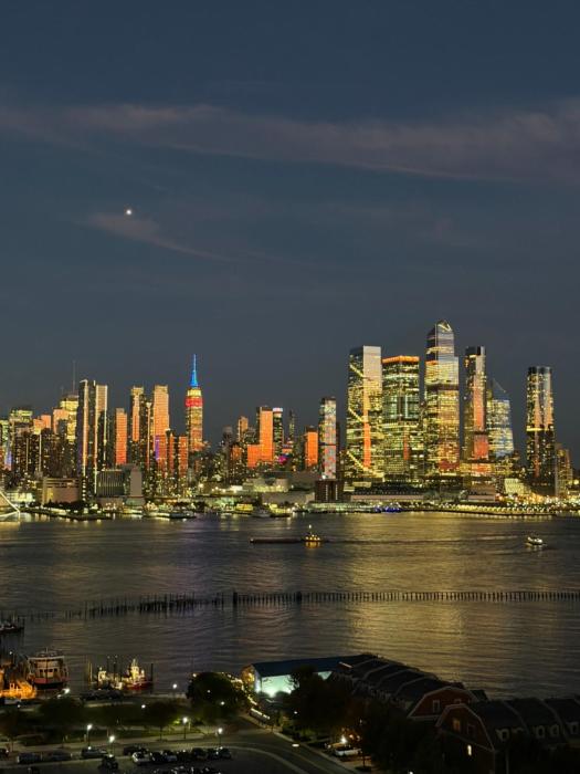 Furnished 2bed 2bath by Hudson River