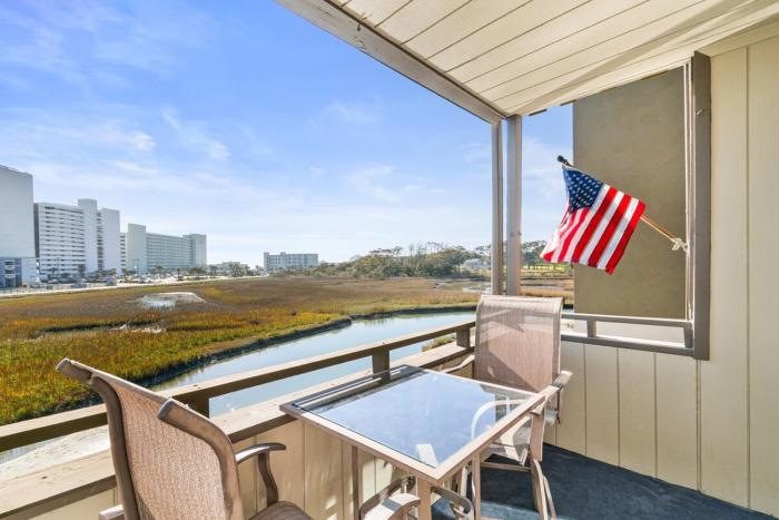 Mariners Cove w Water Views Near Beach 3 Beds