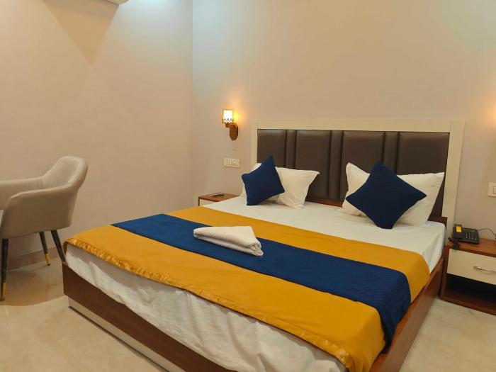 POP 84085F Hotel Kamboj