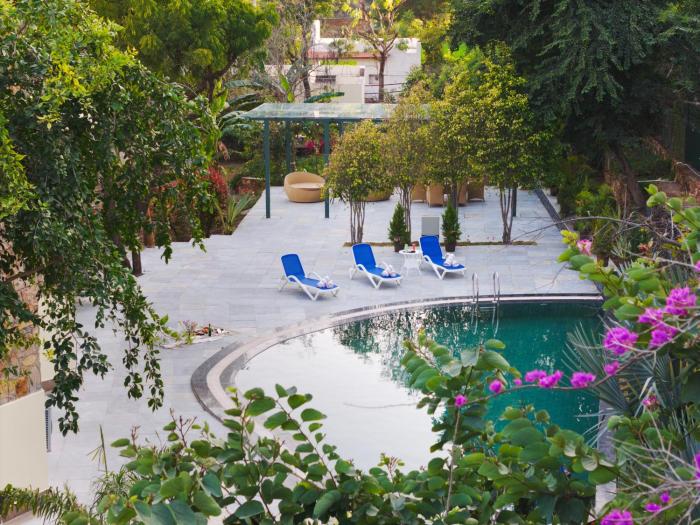 SaffronStays Grand Pavilion