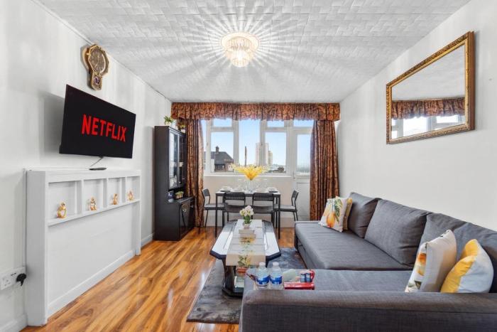 Apartment - Sleeps 4 - Business or City Breaks