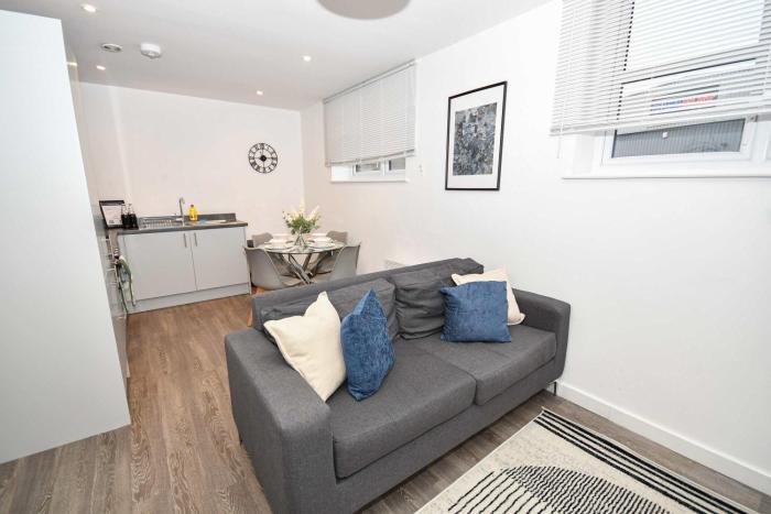Modern 2 Bedroom Apartment in Central Wigan