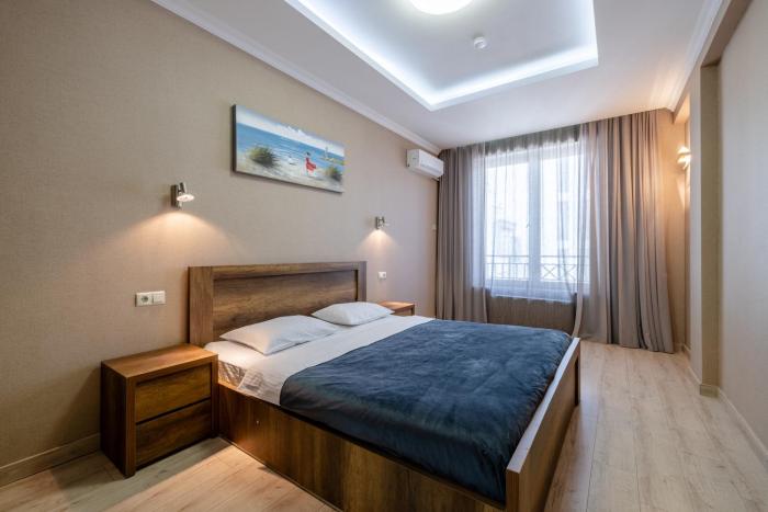 Central Cozy Apartment On Rustaveli