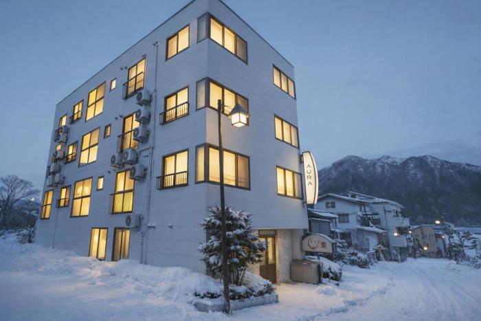 AURA YUZAWA Apartment Hotel - Spacious 1Bedroom Apartment with Large Living Room Sleeps 4 to 6, Bedroom with 2-Double Beds, Living Room with 1-Double Bed & 1-Sofa Bed