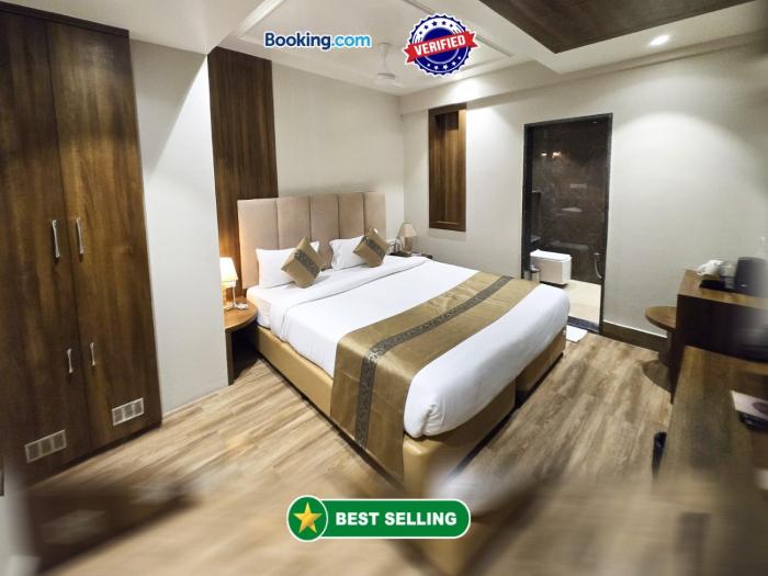 RISING HOTEL R-BANARASIA INN - Free Wi-Fi And LIFT Facilities With Spacious Parking And Restrurant - Near The Holy Kashi Vishwanath Temple BEST HOTEL