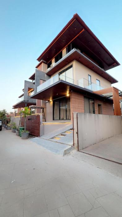 Sky Villa with Private Pool 3BHK with Mountain View