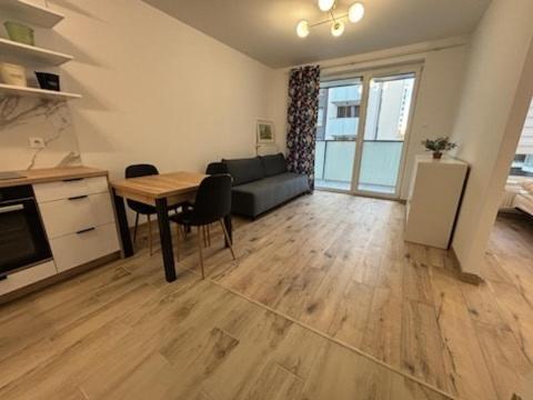 Apartamenty Jurowiecka 22 z miejscem postojowym w garażu