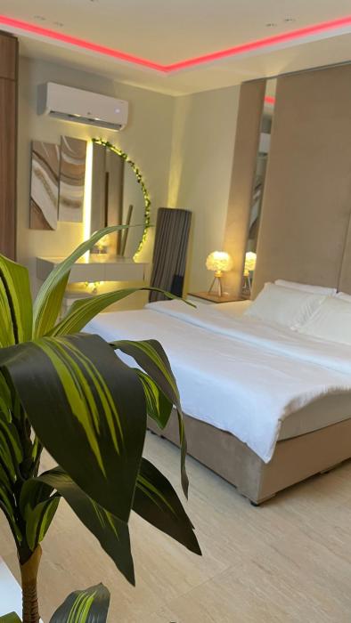 Mfj Marbella Stay, دخول ذاتي