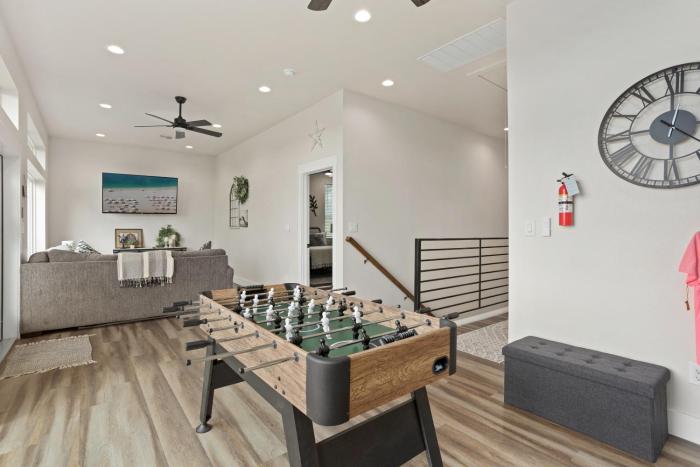 Riverscape Townhome A, Just Steps Gruene Hall