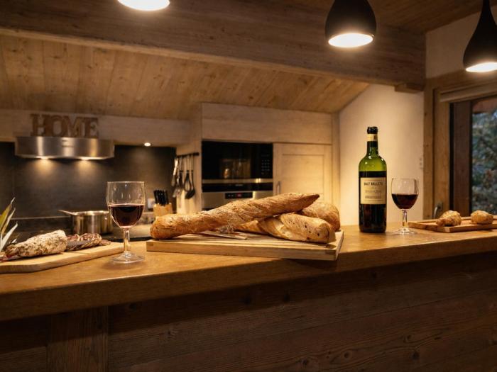 Chalet moderne 5* à Courchevel La Tania - 12 pers, jacuzzi, sauna, skis aux pieds, cheminée, cinéma - FR-1-575-154