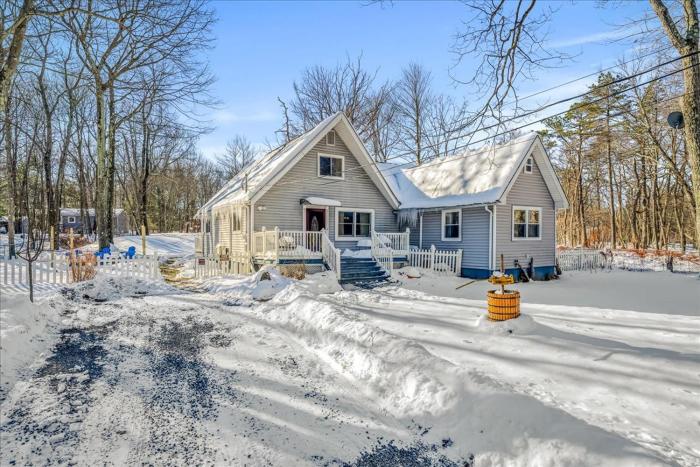 Poconos Summit - Indoor Hot Tub - Sauna - Games
