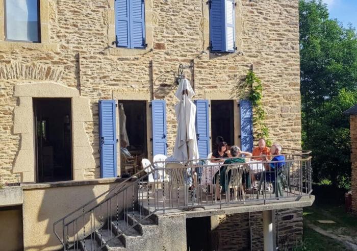 Maison de ferme rénovée & lumineuse - Renovated, Bright & Quiet Stone Farmhouse 20 min from Rodez