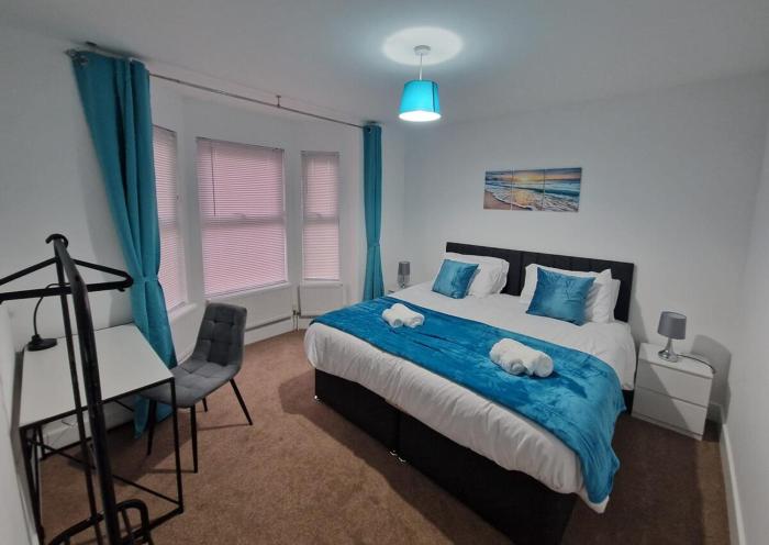 Stylish 5-Bed house, fast Wi-Fi, Sky, free parking