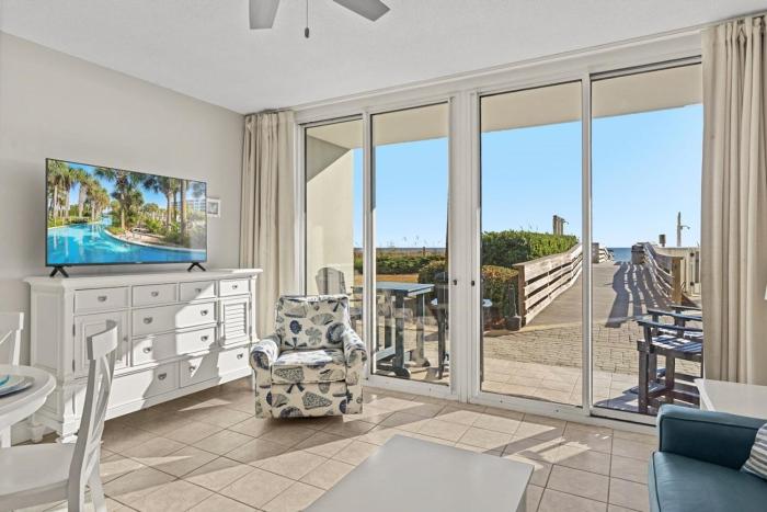Waters Edge 115 ~ Ground Floor ~ Beach Boardwalk Right Outside Your Door!
