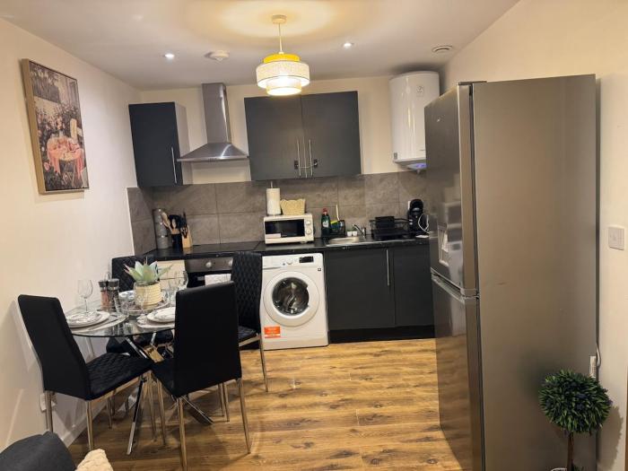 Modern 2-Bed Apartment Near Transport, Stadiums