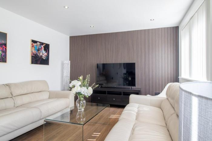 The Kings Height close to Glasgow and Edinburgh