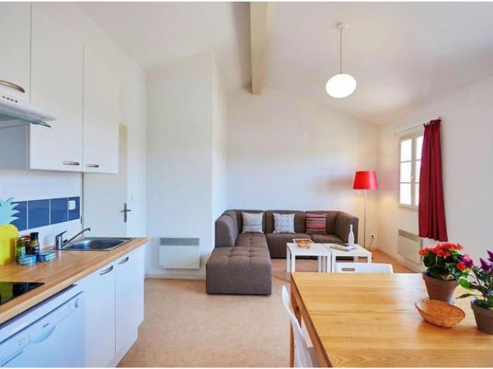 Maison avec Terrasse - 3 Chambres pour 6 Personnes, Jardin - API-1-52-1370