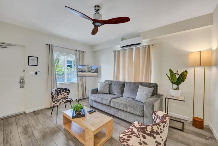 Eden Escape 1 BR 2202 Walk to FLT Beach