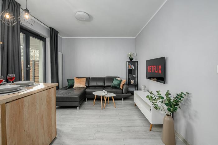 Lumina I 3-room Apartment with Balcony I Parking I near the Train Station