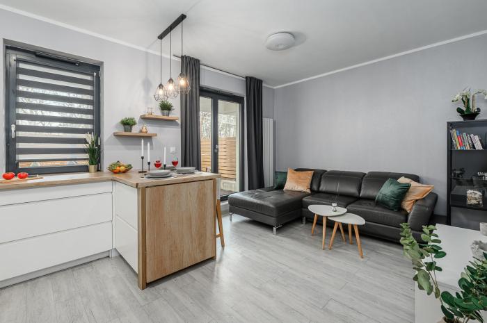 Lumina 3-room apartment near the train station