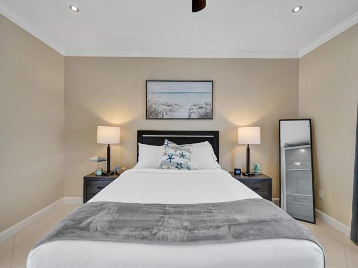 Beach Isles Modern 1BR in Fort Lauderdale with Patio