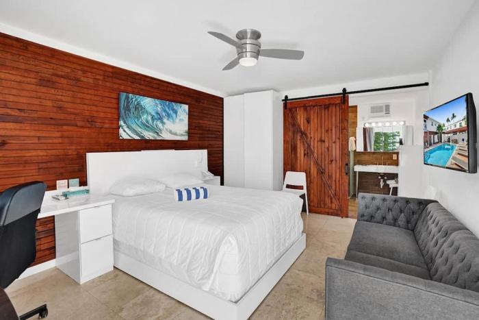 Waves Beach Town Studio Apartment