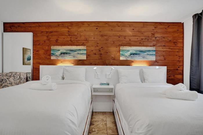 Waves Beach Town Cozy Studio Apartment