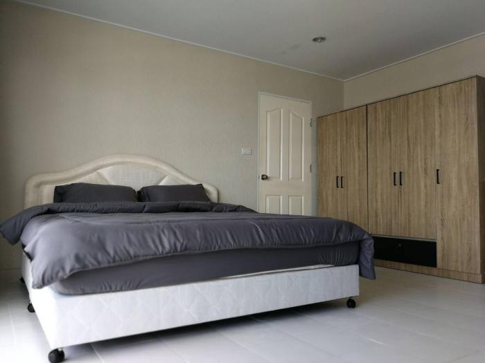 BKK 2 BR apt near Sathon ICONSIAM firework view