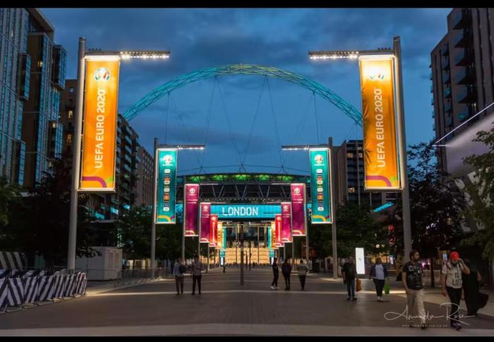 Stylish Wembley Park Apartment Balcony, Views and Tube Access