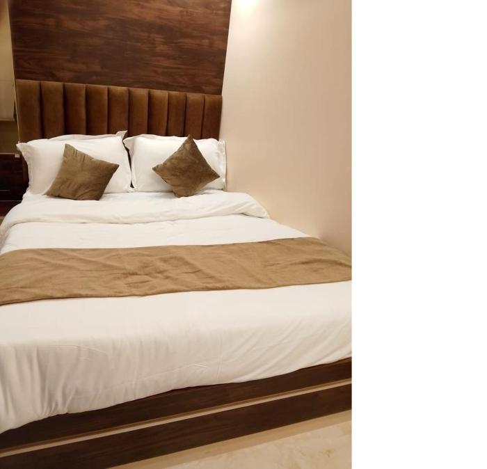 Hotel Gulmohar Tree