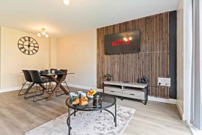 Stylish Modern Home - Sleeps 5 - FREE Parking