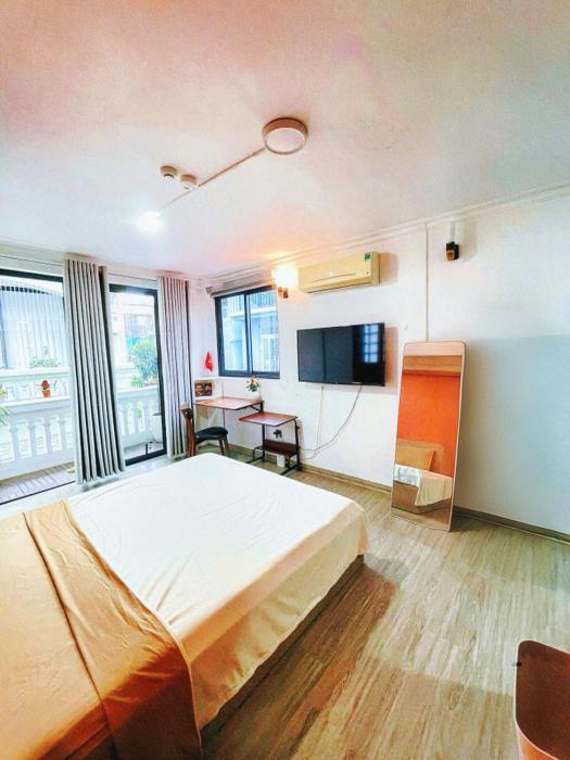 Bright Balcony STU 401 Near Uncle Hos Mausoleum