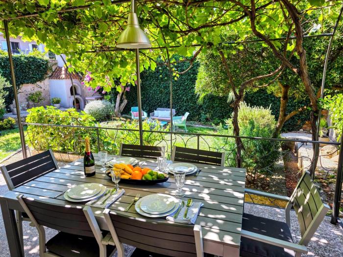 Villa Franca - with private garden, near beach