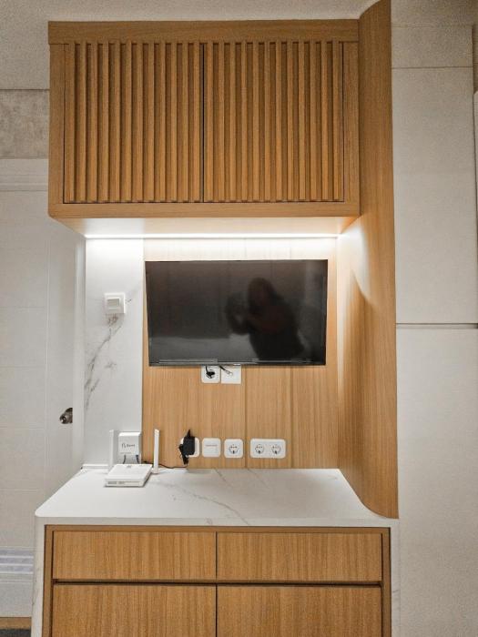 Japandi City View Room, Glodok, Gym & Pool Access