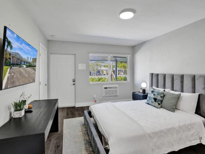 Pelican Cove Studio Apt in Pompano Beach