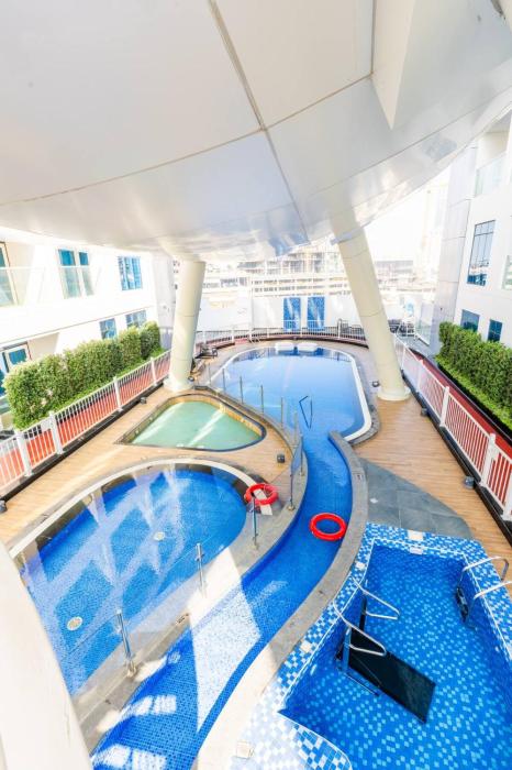 Luxury Dubai Studio with Private Pool & Desert Views