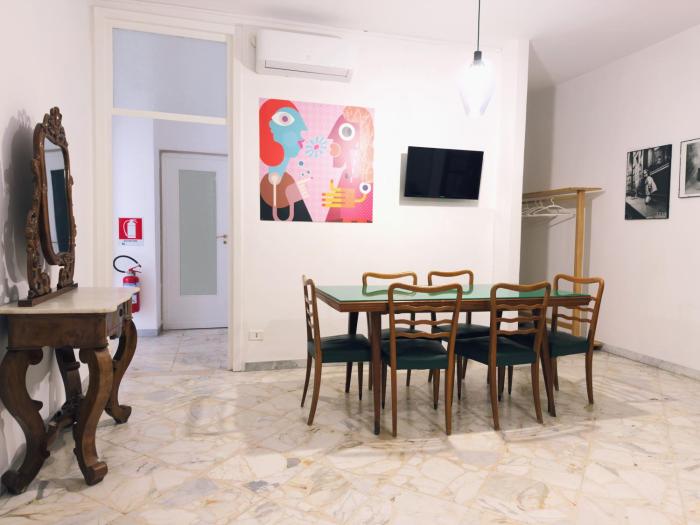 Spacious 2 Bedroom Apartment for 3 Guests 5 Min Walk to Bari Station