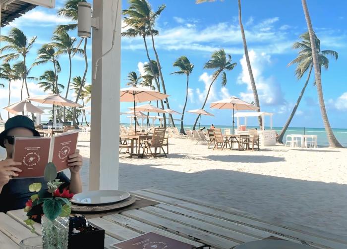 LOS CORALES BEACH - ONE BEDROOM CONDOS pool 1