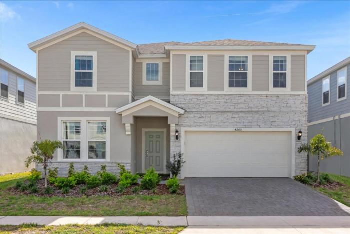 10 Bedroom 8 Bathroom Windsor Island 4205La