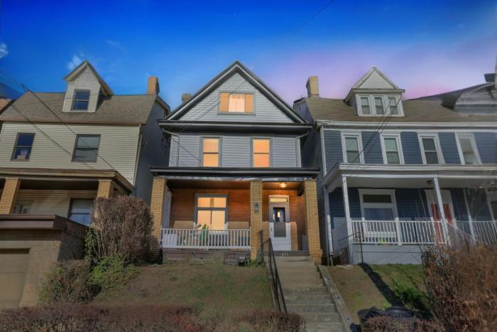 Stylish Mt Washington Home with Private Deck and Easy Access to Downtown and Stadiums