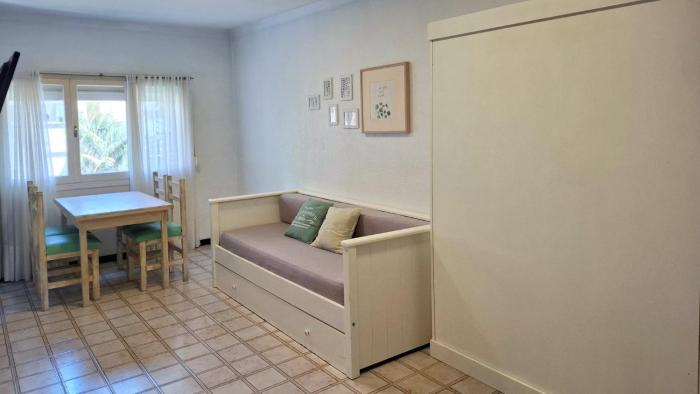 Monoambiente a la calle en lo Mejor de La Perla con seña