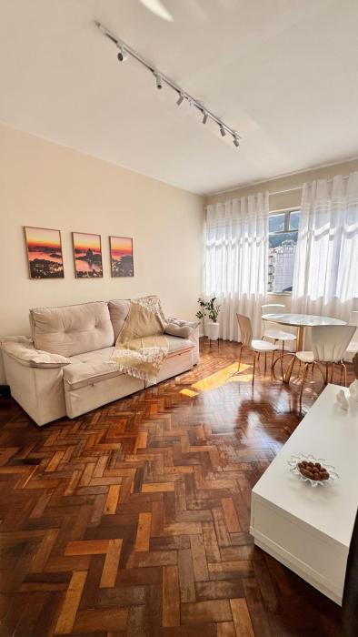 Quarto Privativo no Coração de Copacabana