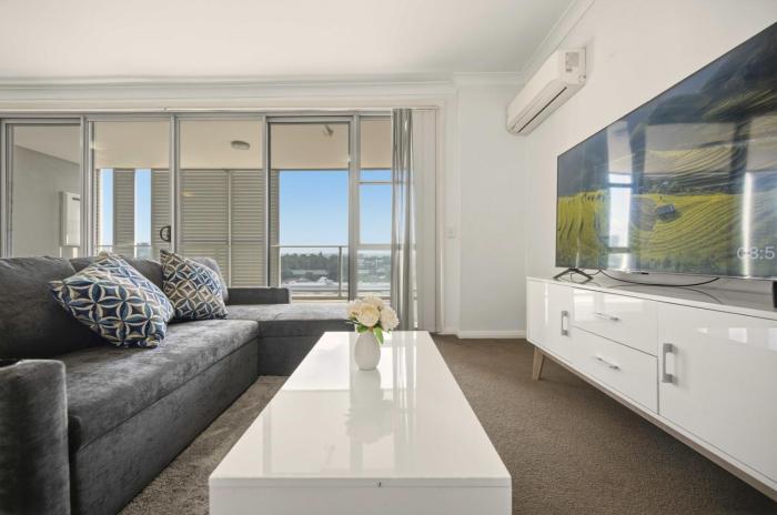 KozyGuru | Granville | Contemporary Living Retreat