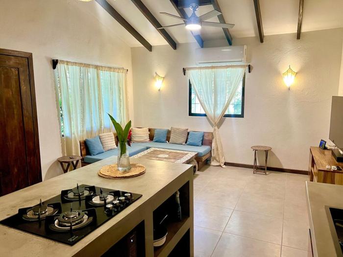 Beautiful Villa Near Everything in Puerto Viejo