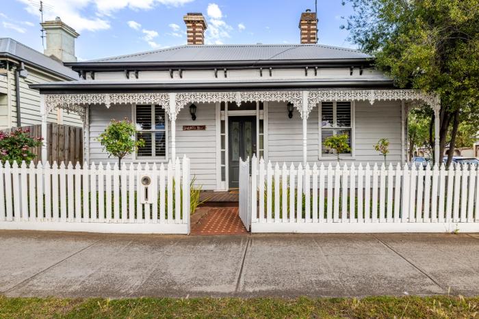 Cottage on Yarra, 3 Bedrooms, 3 Beds, Geelong City