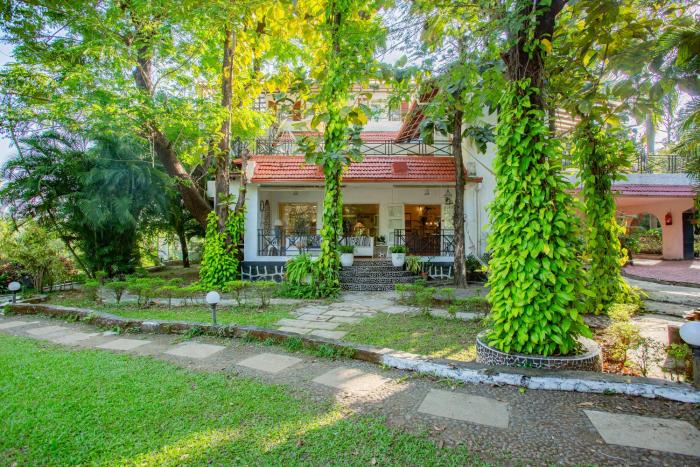 Kenwoods Farmstay - 6bhk with private pool